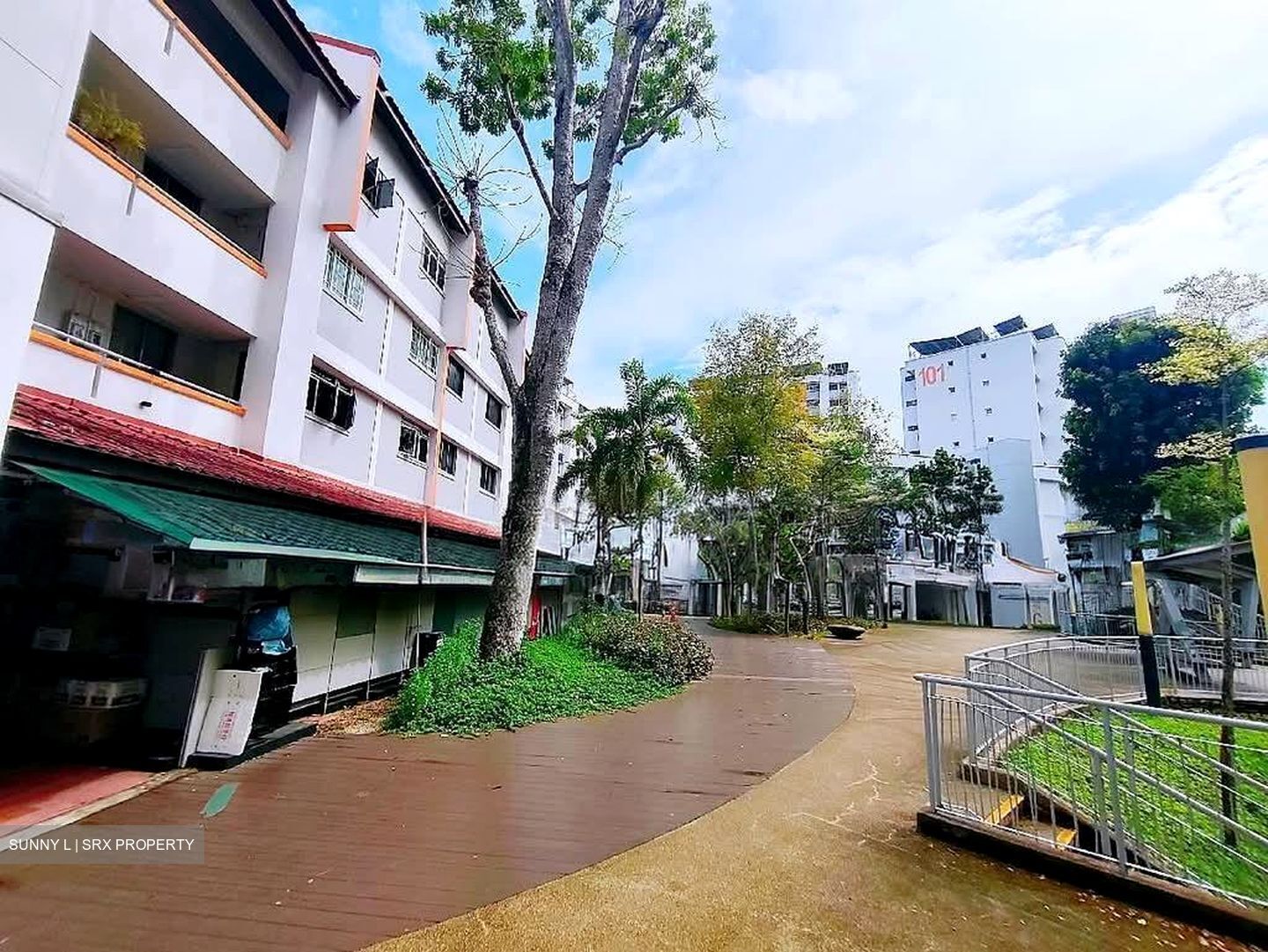 Hougang Avenue 1 (D19), Shop House #593785581